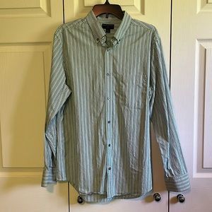 Mens Banana Republic Shirt. Size Large. Slim Fit
